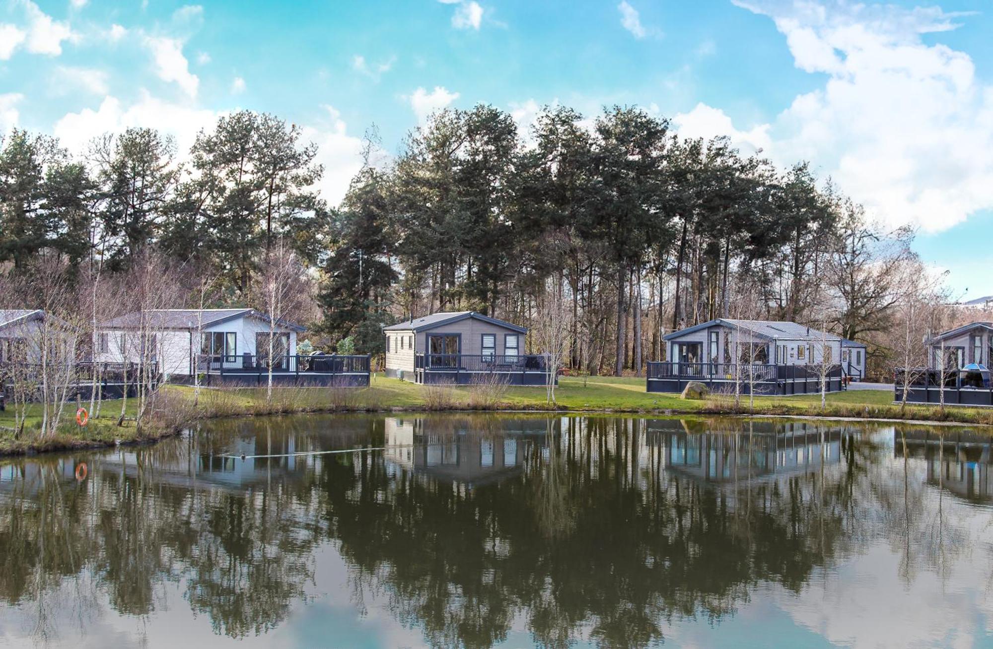 Hotchkin Lodge Woodhall Spa Exterior foto